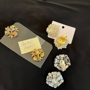 vintage clip
…. 3 pr..clip earrings